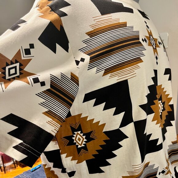 NWOT Geometric Print Short Sleeve T-shirt Men's XL Cream Black Gold - Picture 2 of 4